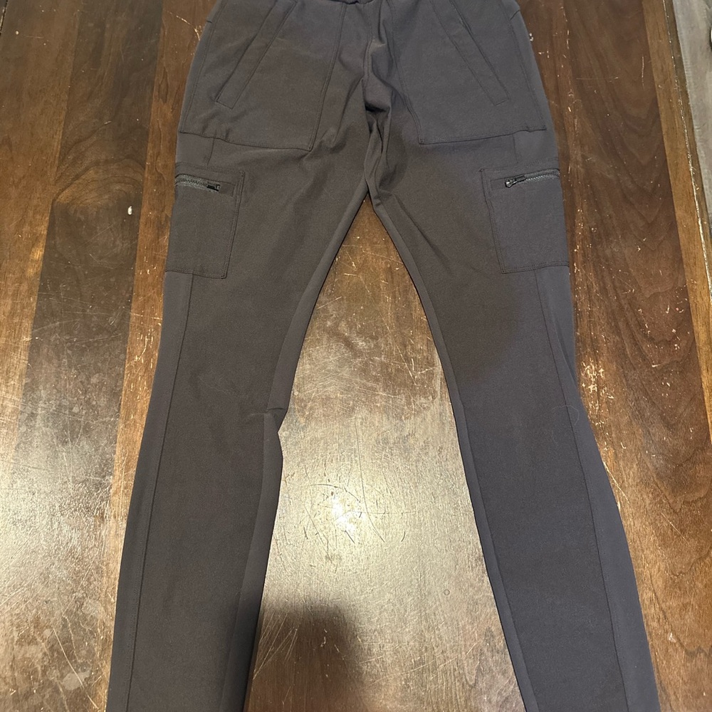 Athleta Women’s Highlands Hybrid cargo Joggers
